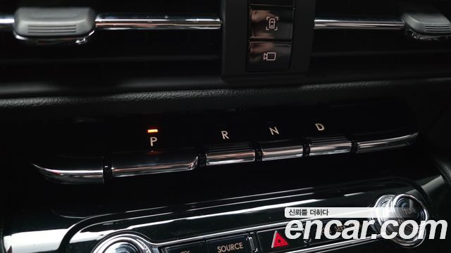 Lincoln Corsair 2.0 Reserve AWD 2020 — фото 9