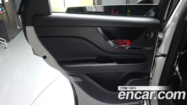 Lincoln Corsair 2.0 Reserve AWD 2020 — фото 25