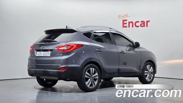 Hyundai Tucson ix Diesel(e-VGT) 2WD Smart special 2015 — фото 2