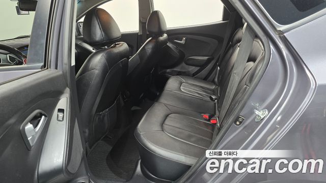Hyundai Tucson ix Diesel(e-VGT) 2WD Smart special 2015 — фото 9