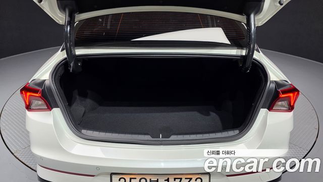 Kia K5 (III) 2.0 Prestige 2023 — фото 20