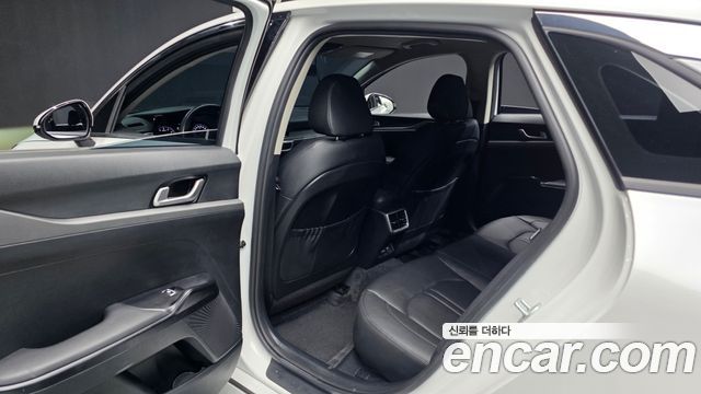 Kia K5 (III) 2.0 Prestige 2023 — фото 26