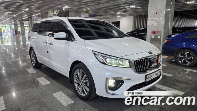 Kia Carnival 9-Seater Prstige 2020 — фото 2