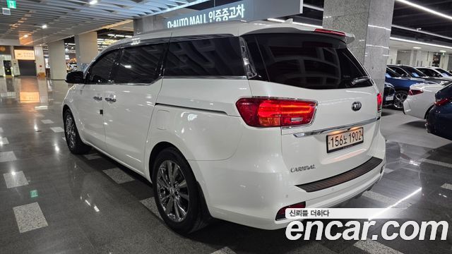 Kia Carnival 9-Seater Prstige 2020 — фото 6