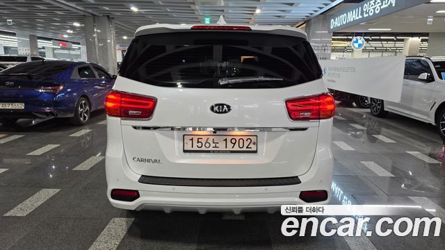Kia Carnival 9-Seater Prstige 2020 — фото 7