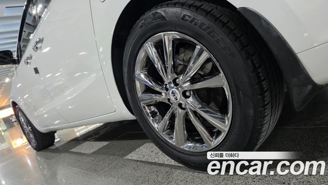 Kia Carnival 9-Seater Prstige 2020 — фото 23