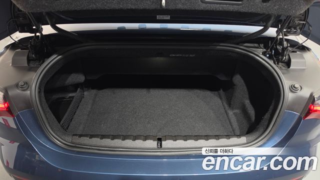 BMW 4 Series (G22) 420i M Sport Convertible 2024 — фото 17