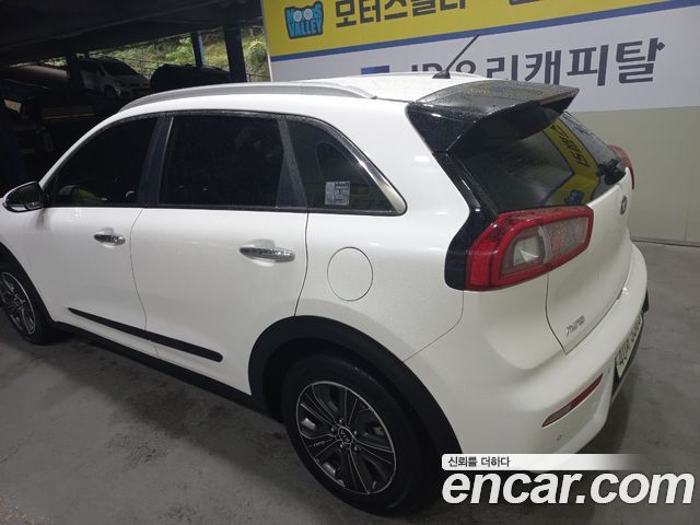 Kia Niro Prestige 2018 — фото 2