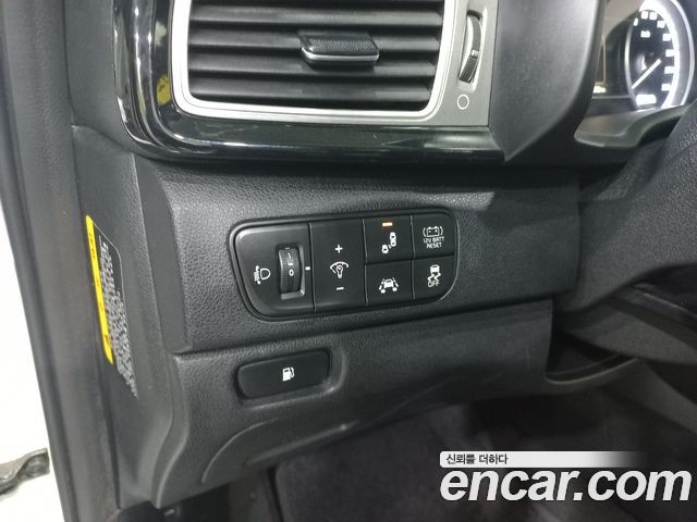 Kia Niro Prestige 2018 — фото 18