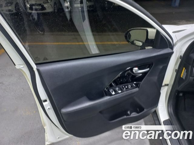 Kia Niro Prestige 2018 — фото 24