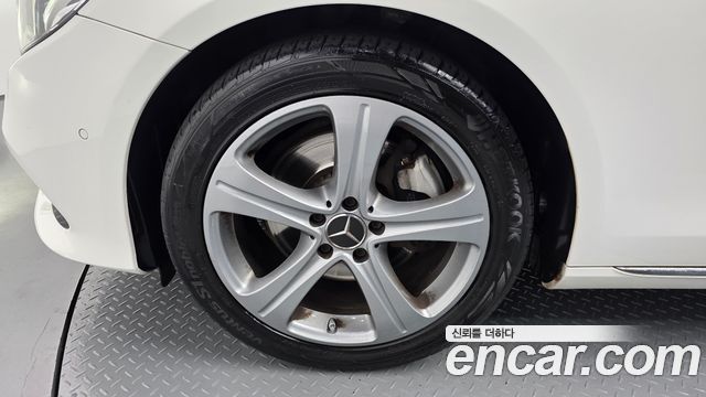 Mercedes-Benz E-Class (W213) E200 Avantgarde 2017 — фото 5
