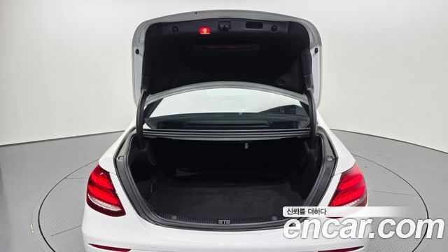 Mercedes-Benz E-Class (W213) E200 Avantgarde 2017 — фото 20
