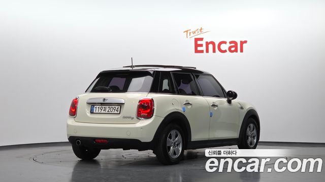 MINI Cooper D 5Door Mid 3rd 2015 — фото 2
