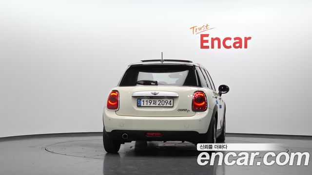 MINI Cooper D 5Door Mid 3rd 2015 — фото 4