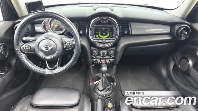 MINI Cooper D 5Door Mid 3rd 2015 — фото 7