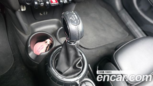 MINI Cooper D 5Door Mid 3rd 2015 — фото 9