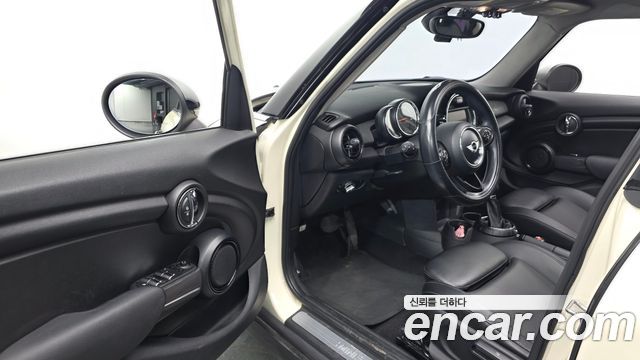 MINI Cooper D 5Door Mid 3rd 2015 — фото 10