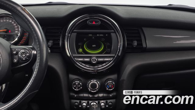 MINI Cooper D 5Door Mid 3rd 2015 — фото 14