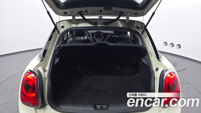 MINI Cooper D 5Door Mid 3rd 2015 — фото 20