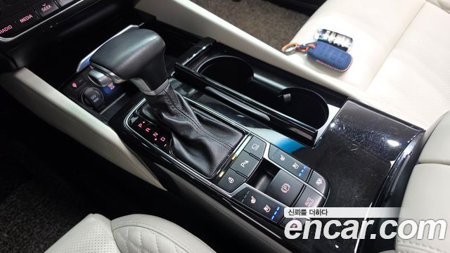 Kia K7 Hybrid Noblesse 2017 — фото 9