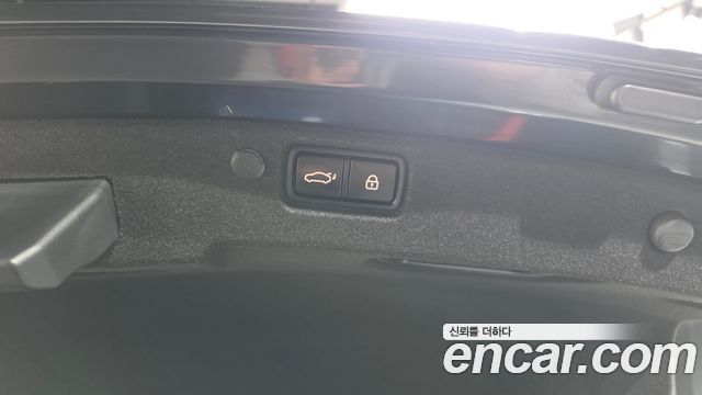 Kia K7 Hybrid Noblesse 2017 — фото 16