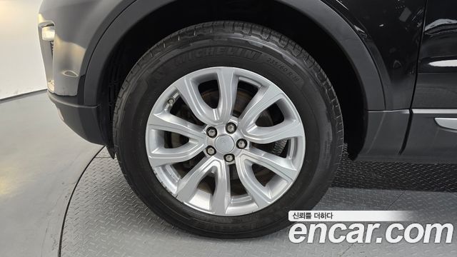 Land Rover Range Rover Evoque 2.0 TD4 SE 2018 — фото 5