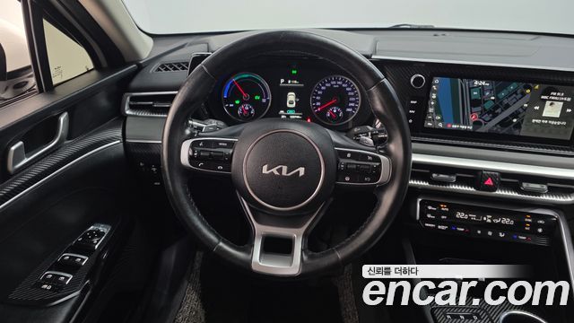 Kia K5 Hybrid (III) Trendy 2023 — фото 13