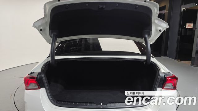 Kia K5 Hybrid (III) Trendy 2023 — фото 20