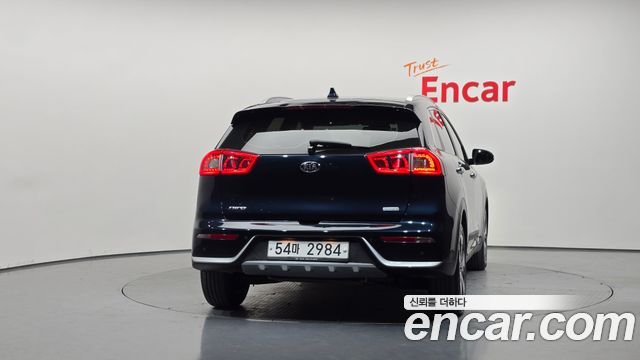 Kia Niro Noblesse 2018 — фото 4