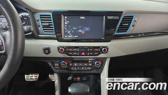 Kia Niro Noblesse 2018 — фото 13
