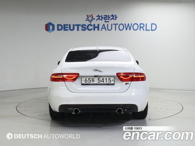 Jaguar XE 3.0 SC S 2017 — фото 4