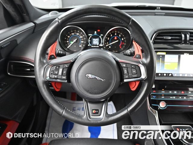 Jaguar XE 3.0 SC S 2017 — фото 17