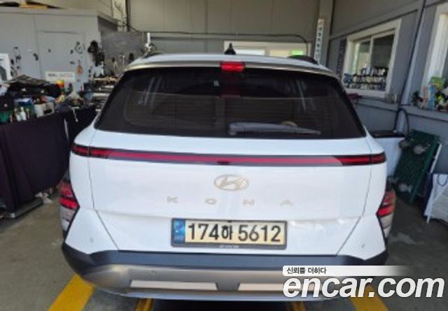 Hyundai Kona (SX2) Gasoline 2.0 2WD Premium 2023 — фото 2