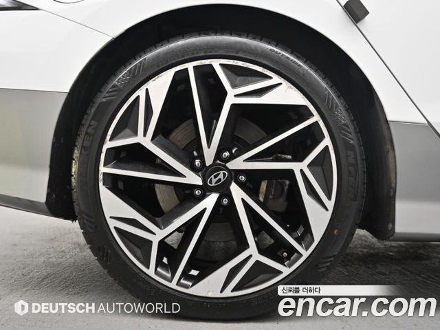 Hyundai Ioniq 6 Long Range Exclusive + 2023 — фото 5