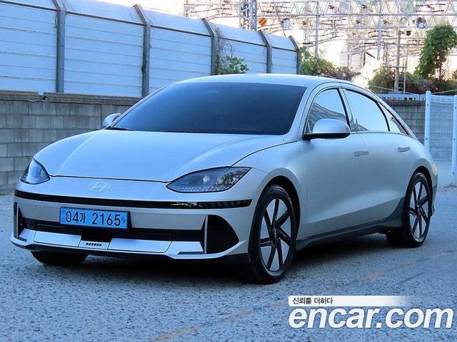 Hyundai Ioniq 6 Long Range AWD Exclusive + 2023 — фото 2