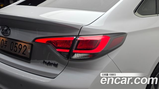 Hyundai Sonata Hybrid (LF) 2.0 HEV Modern Special 2017 — фото 29