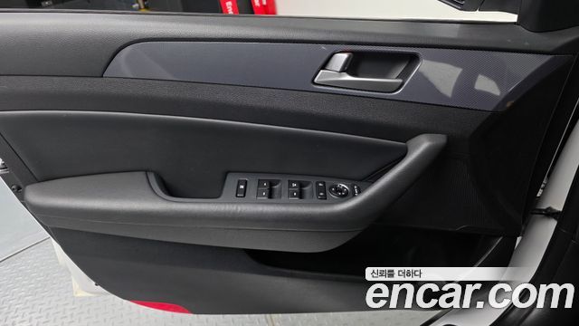 Hyundai Sonata Hybrid (LF) 2.0 HEV Modern Special 2017 — фото 30