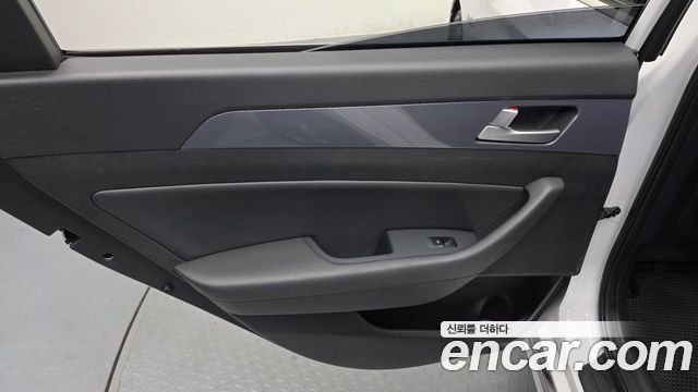 Hyundai Sonata Hybrid (LF) 2.0 HEV Modern Special 2017 — фото 31