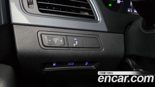 Hyundai Sonata Hybrid (LF) 2.0 HEV Modern Special 2017 — фото 33