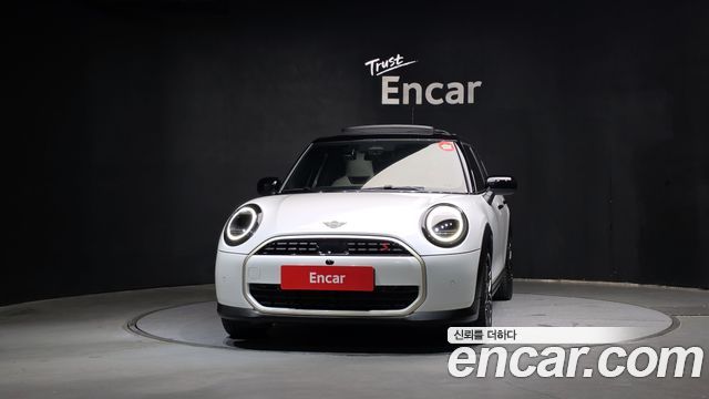 MINI Cooper S (IV) 5 Door Favoured 2025 — фото 3