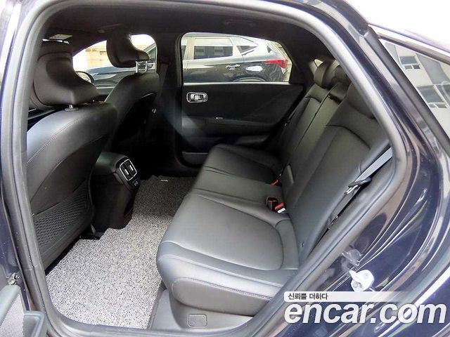 Hyundai Ioniq 6 Long Range Exclusive + 2023 — фото 6