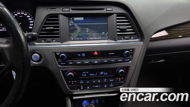 Hyundai Sonata (LF) 2.0 Smart 2015 — фото 13