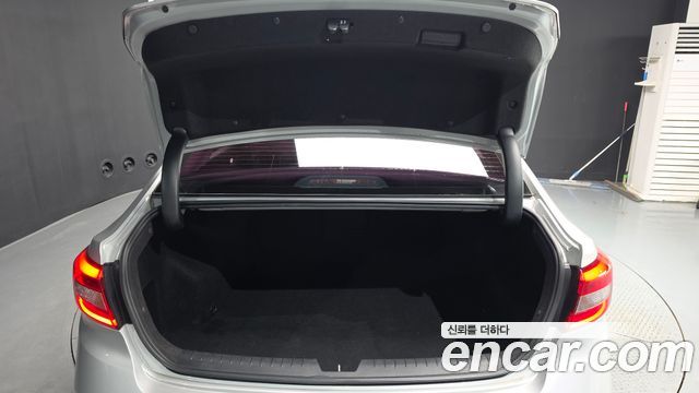 Hyundai Sonata (LF) 2.0 Smart 2015 — фото 20