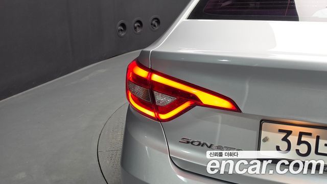 Hyundai Sonata (LF) 2.0 Smart 2015 — фото 23