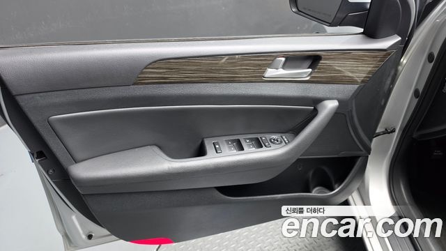 Hyundai Sonata (LF) 2.0 Smart 2015 — фото 24