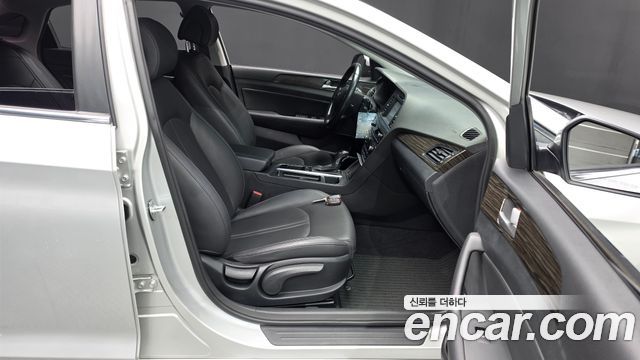 Hyundai Sonata (LF) 2.0 Smart 2015 — фото 26