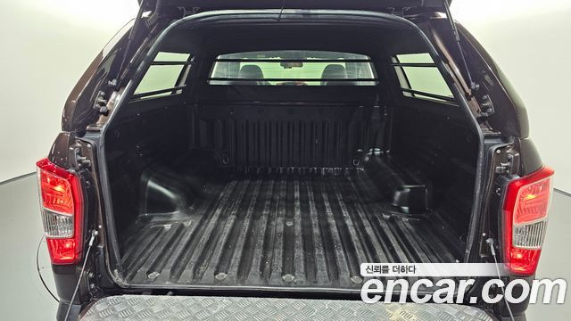 KG Mobility (SsangYong) Rexton Sports Khan Diesel 2.2 4WD Professional X (5-Link) 2019 — фото 20