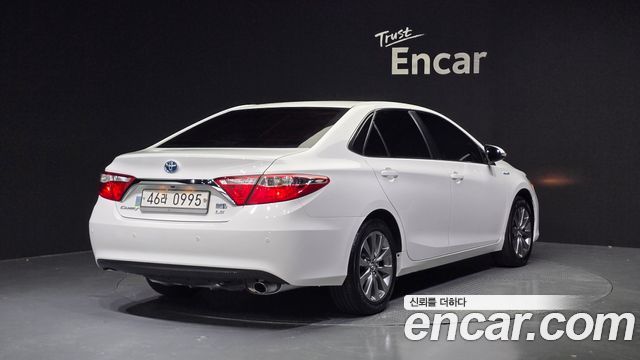 Toyota Camry Hybrid LE 2016 — фото 2