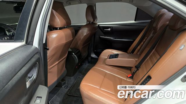 Toyota Camry Hybrid LE 2016 — фото 12