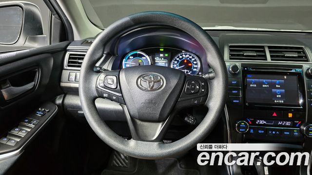 Toyota Camry Hybrid LE 2016 — фото 13